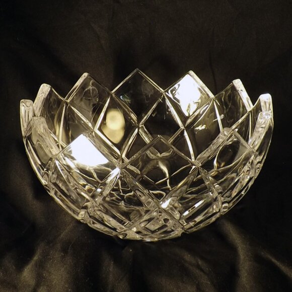 Mikasa Crystal Diamond Crystal Bowl 8 in. - Picture 1 of 5